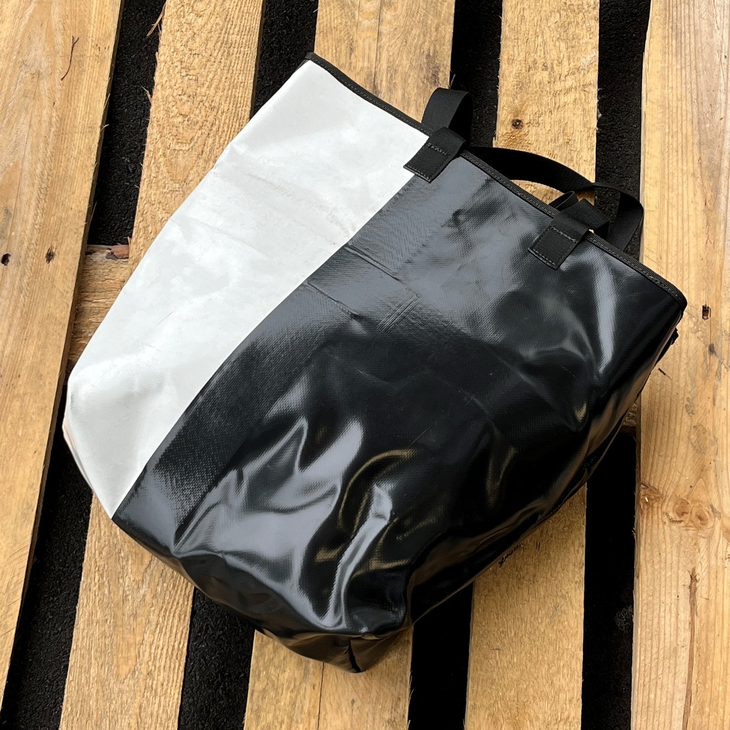 Upcycled truck tarp bag - Nr#20